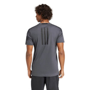 ביגוד אדידס