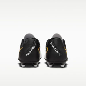 נעלי כדורגל נייקי